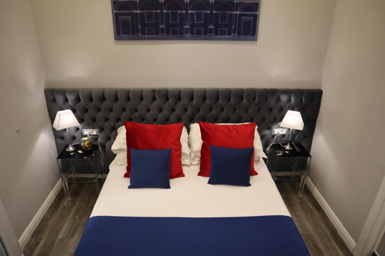 Millina Suites In Navona Rome Exterior photo